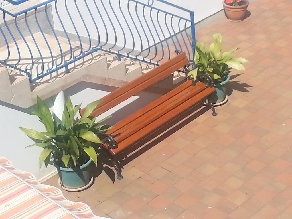 Studio Apartments With Terrace Near Sea - Angela'S Apartments Zadar Exterior photo