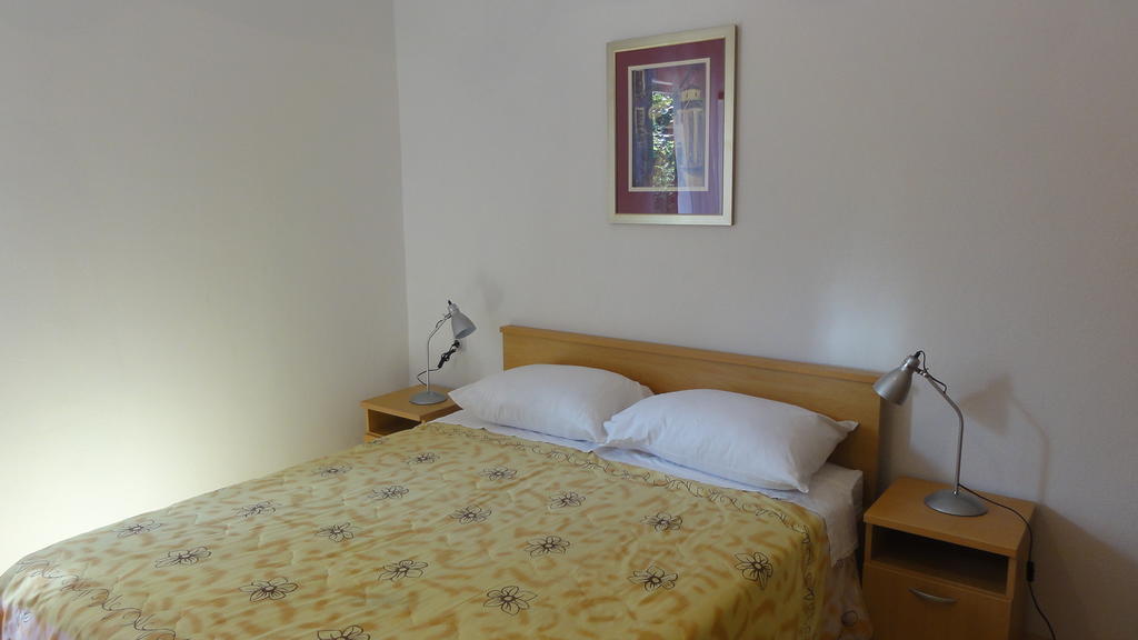 Studio Apartments With Terrace Near Sea - Angela'S Apartments Zadar Room photo